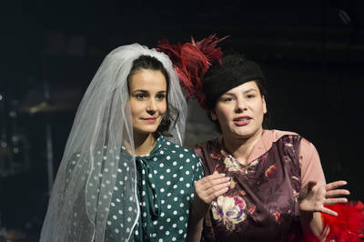 Tornyi Ildikó, Péter Kata - © theater.hu - Ilovszky  Béla