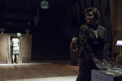 Jelenet az előadásból - © theater.hu - Ilovszky Béla