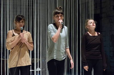 Udvari Tímea, Sebők Maya, Pál Emőke - © theater.hu - Ilovszky  Béla