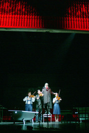 Jelenet az előadásból - © theater.hu - Ilovszky  Béla