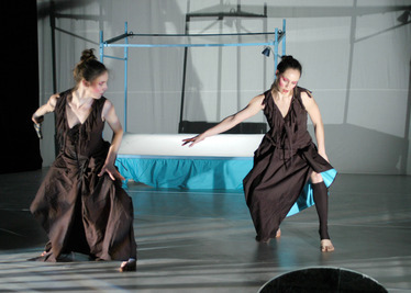 Kántor Kata, Dékány Edit - © theater.hu - Nyikos Tícia