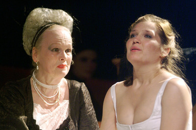 Tordai Teri, Fodor Annamária
 - © theater.hu - Ilovszky Béla