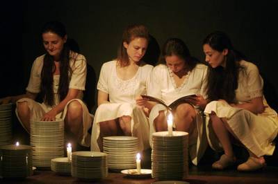 Jelenet az előadásból - © theater.hu - Ilovszky  Béla